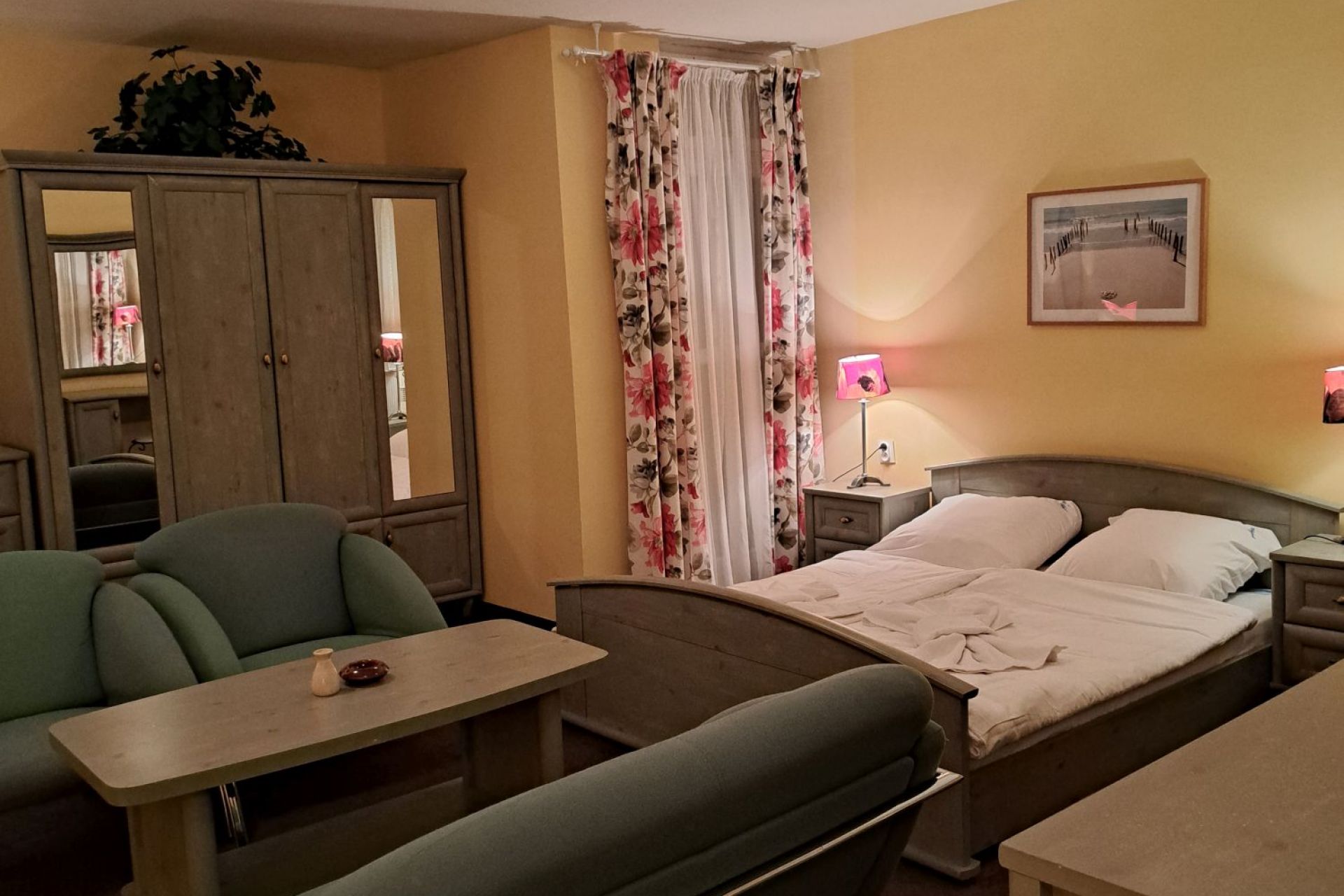 Pokój 4-osobowy - Budynek hotelowy standard
