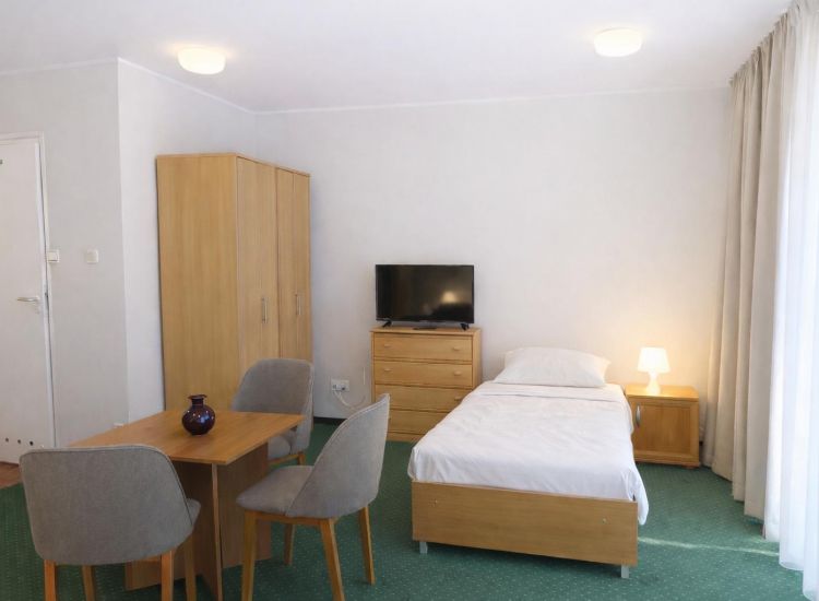 3-person room - hotel building standard