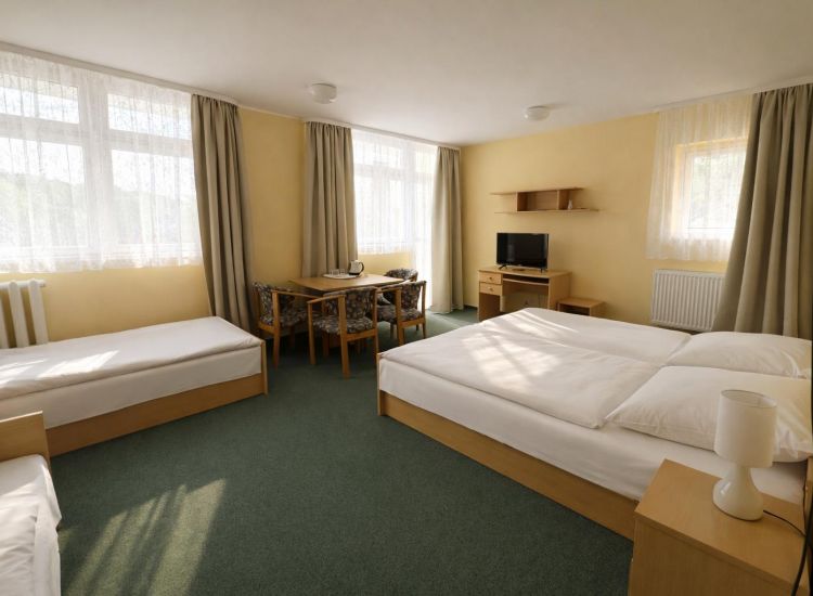 3-person room - hotel building standard