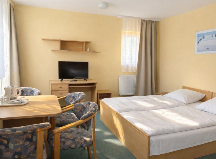 4-person room - hotel building standard